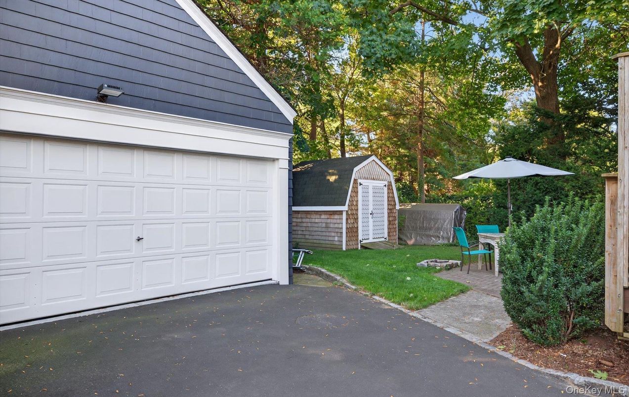 Detached Garage, Exterior