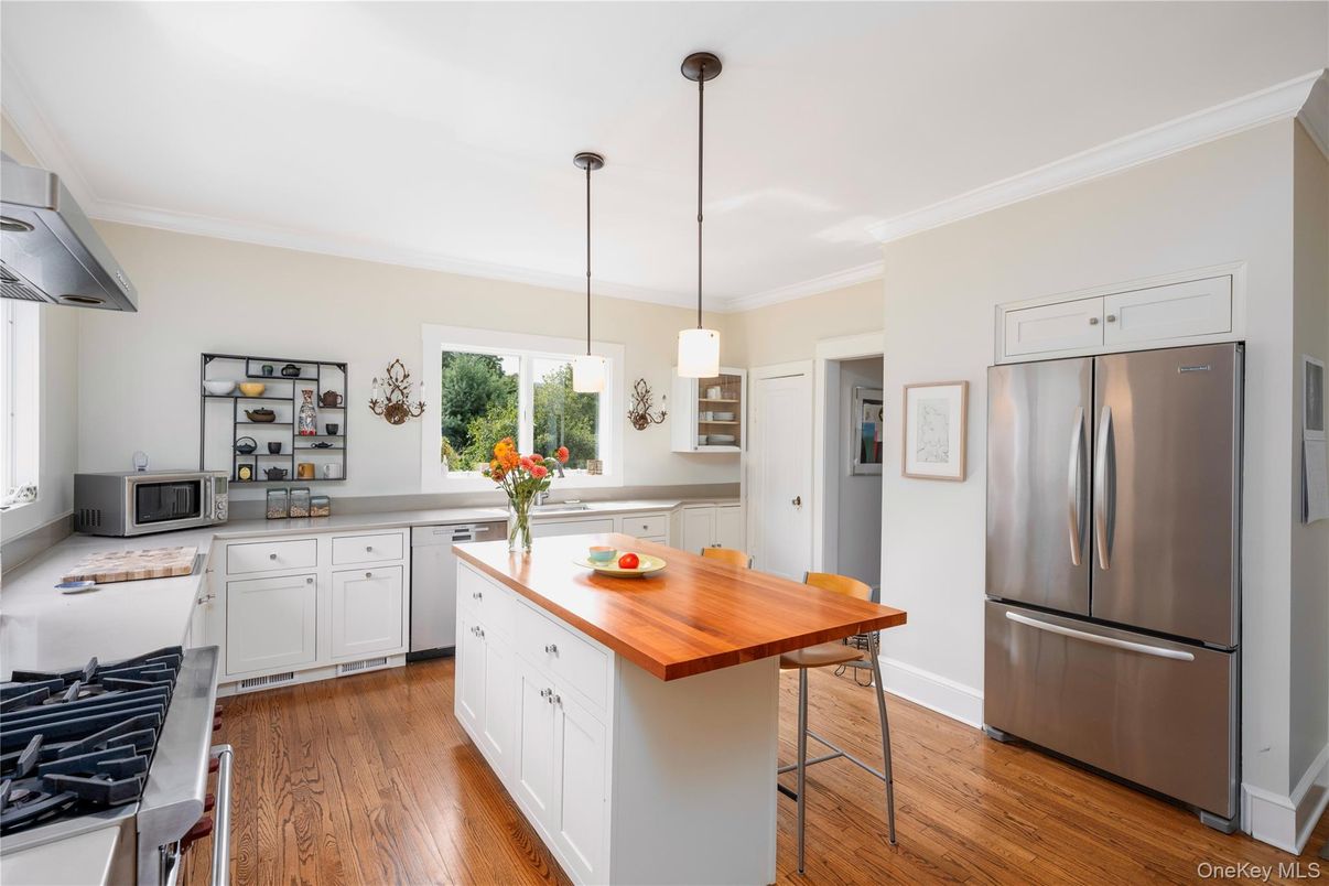 Interior, Kitchen, Pendant Lights, Stainless Steel Appliances, Wood Texture Flooring