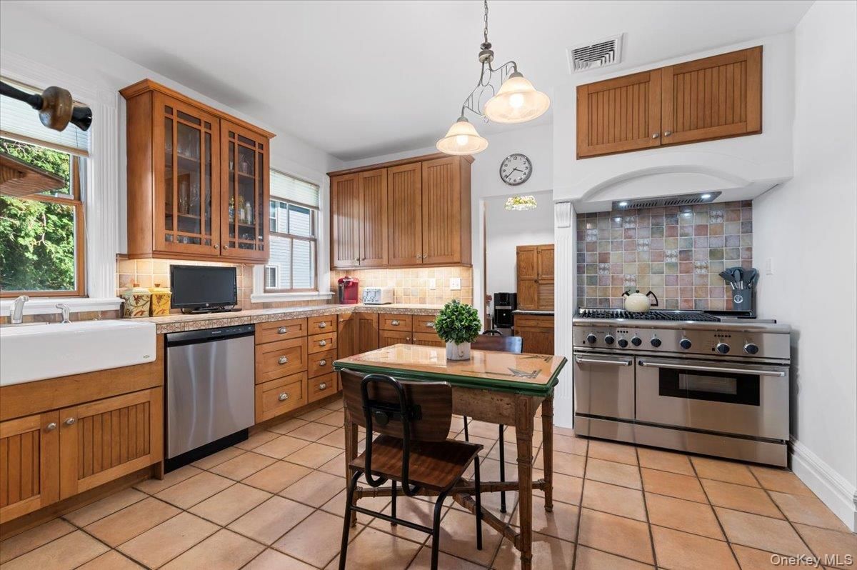Interior, Kitchen, Pendant Lights, Stainless Steel Appliances