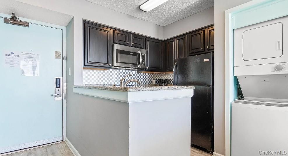 Interior, Kitchen, Utility Closets, Washer, Wood Texture Flooring