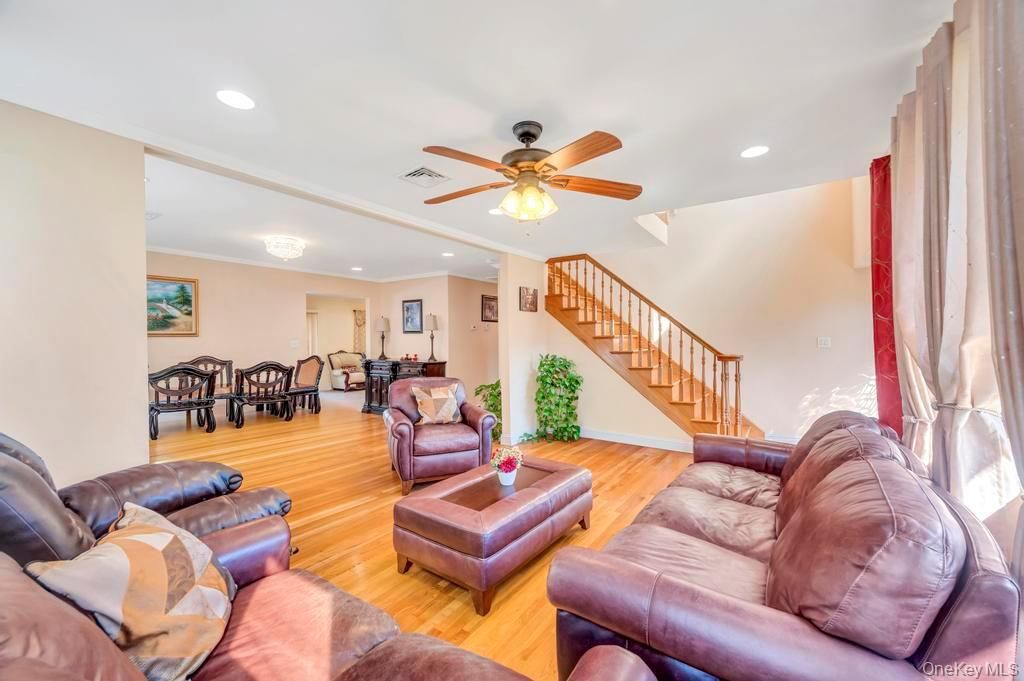 Dining room, Interior, Living room, Recessed Lighting, Wood Texture Flooring