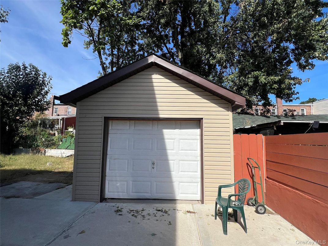 Detached Garage, Exterior