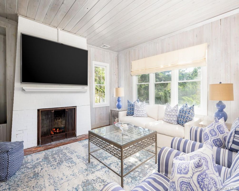 Fireplace, Interior, Living room