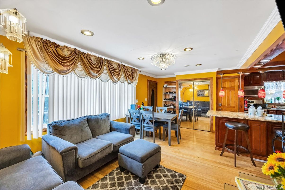 Chandelier, Dining room, Interior, Kitchen, Living room, Recessed Lighting, Wood Texture Flooring