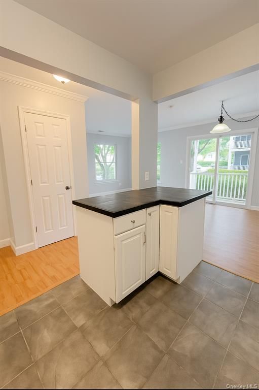 Interior, Kitchen, Pendant Lights, Wood Texture Flooring