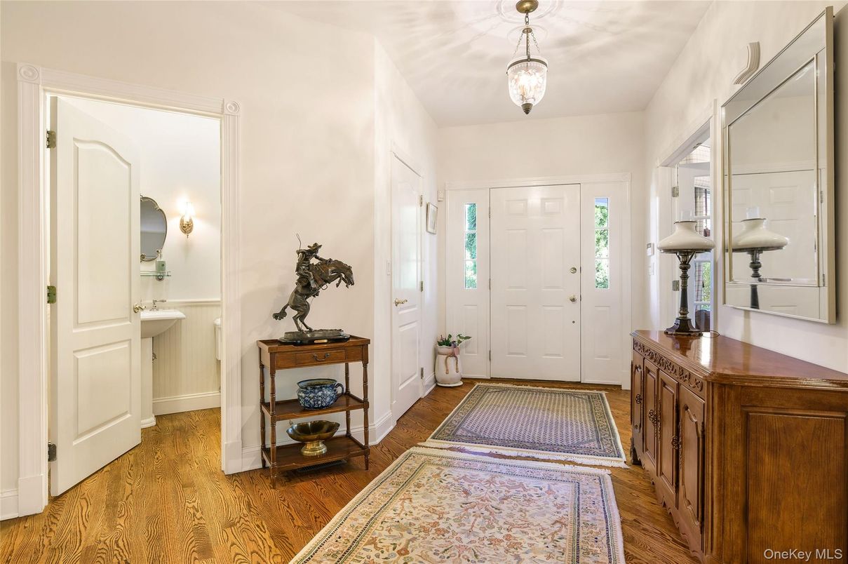 Interior, Pendant Lights, Wood Texture Flooring