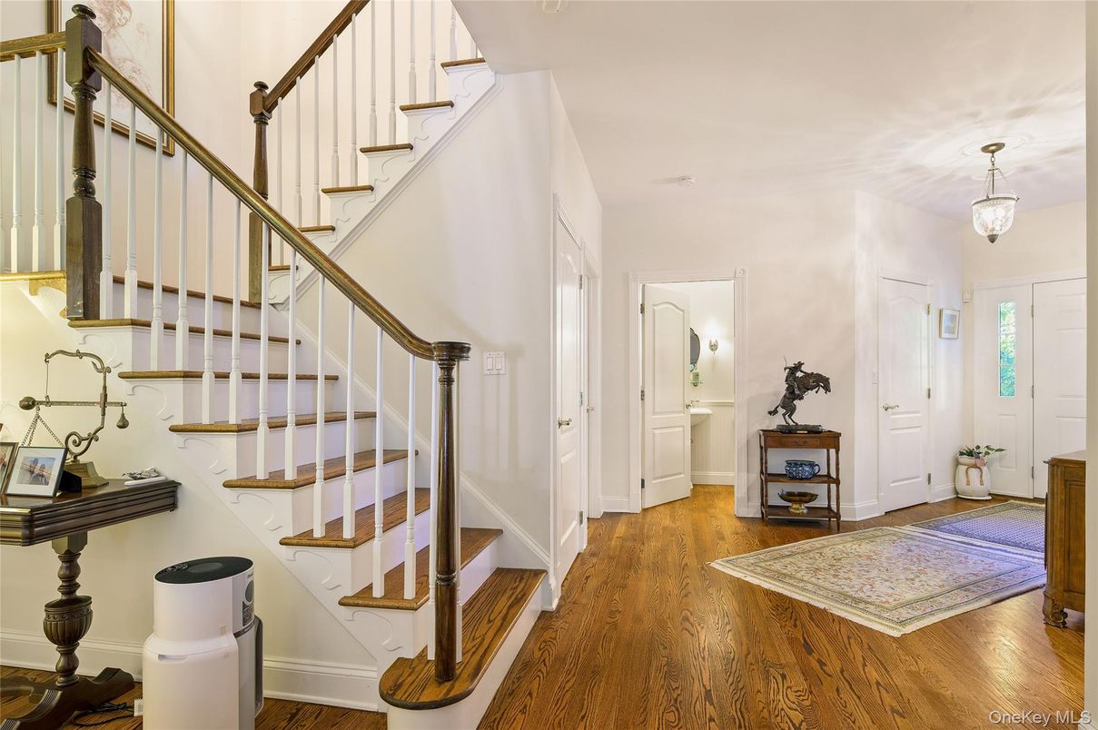 Interior, Pendant Lights, Wood Texture Flooring