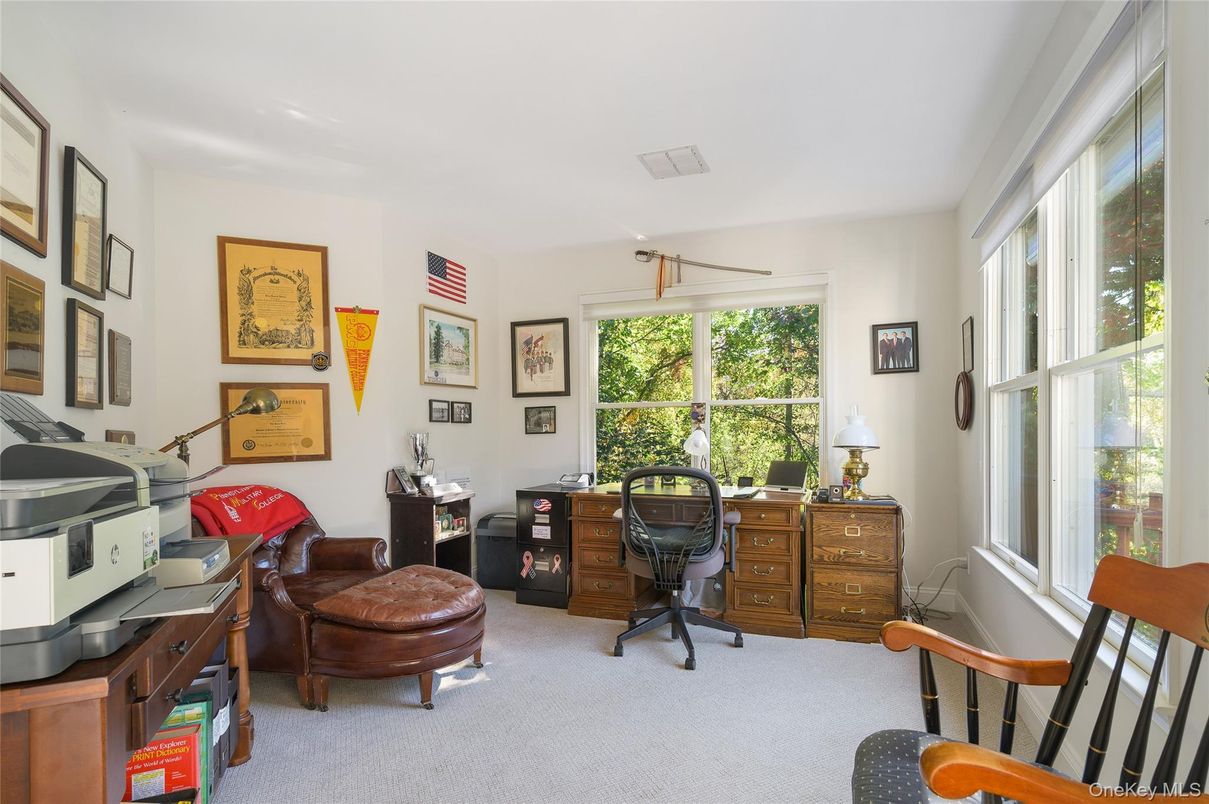 Home Office, Interior