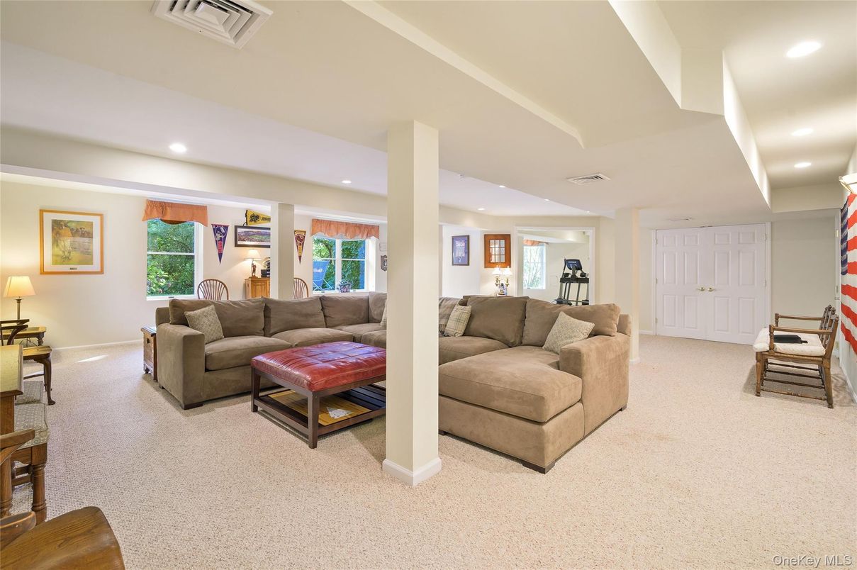 Fitness Equipment, Interior, Living room, Recessed Lighting