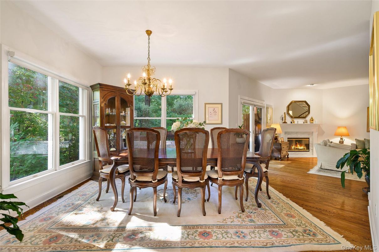 Chandelier, Dining room, Fireplace, Interior, Wood Texture Flooring