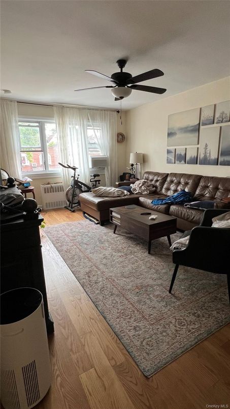 Fitness Equipment, Interior, Living room, Wood Texture Flooring