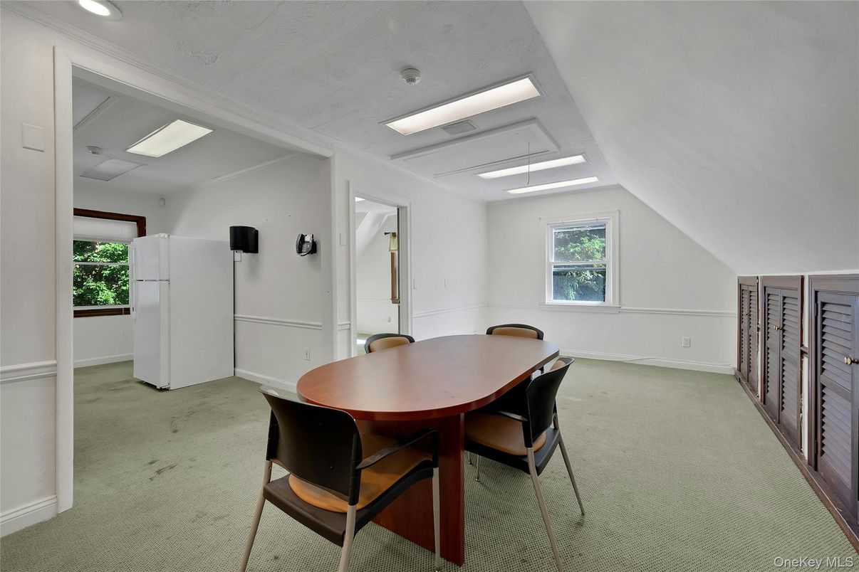 Dining room, Interior, Recessed Lighting