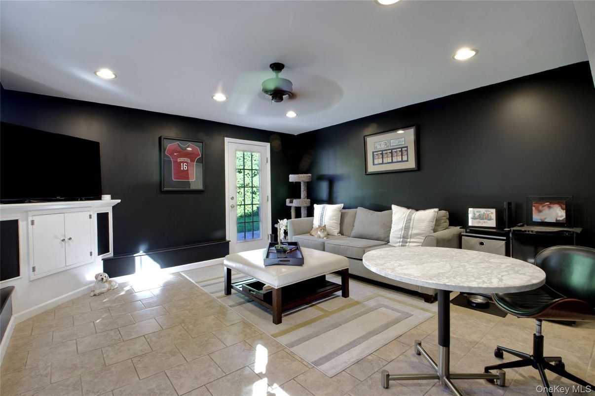 Interior, Living room, Recessed Lighting