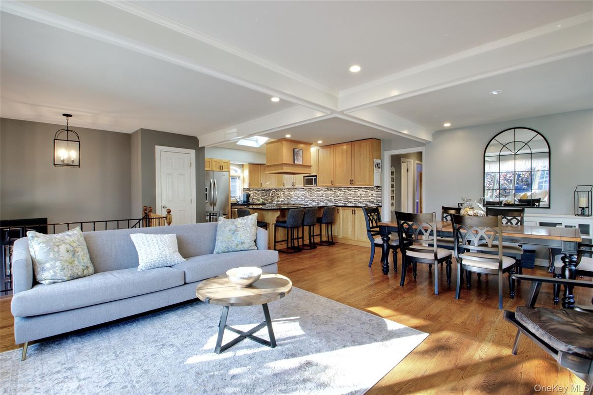 Dining room, Interior, Kitchen, Living room, Pendant Lights, Recessed Lighting, Stainless Steel Appliances, Wood Texture Flooring