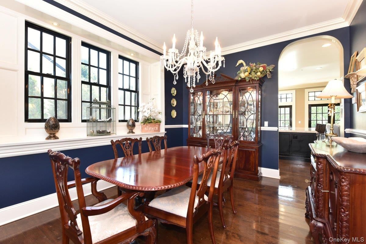Chandelier, Dining room, Interior, Recessed Lighting, Wood Texture Flooring