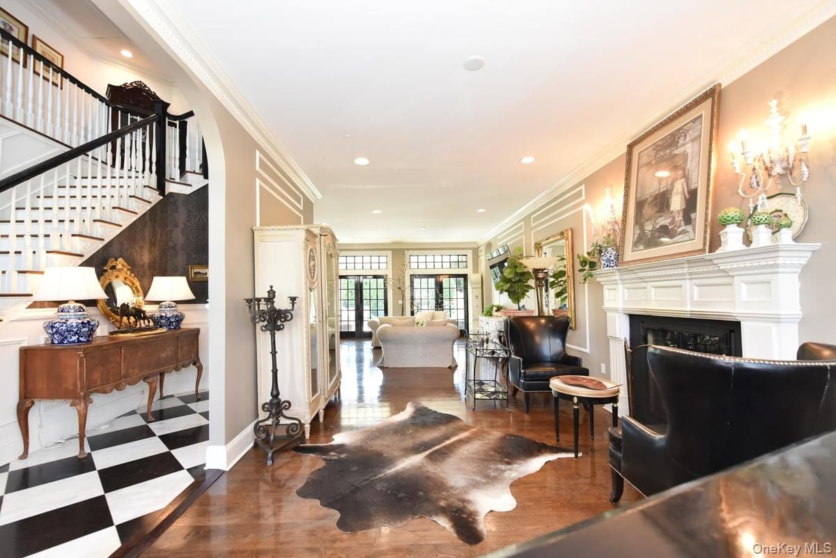 Chandelier, Fireplace, Interior, Recessed Lighting, Wood Texture Flooring