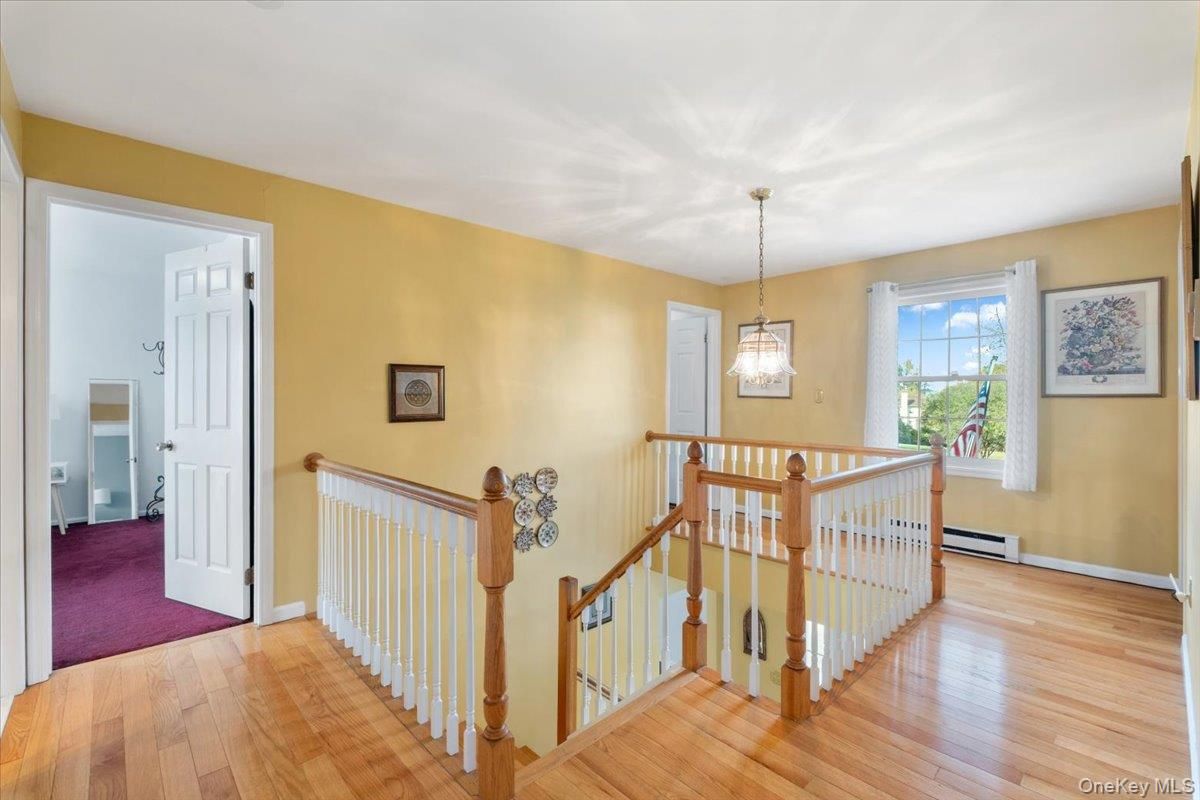 Interior, Pendant Lights, Wood Texture Flooring