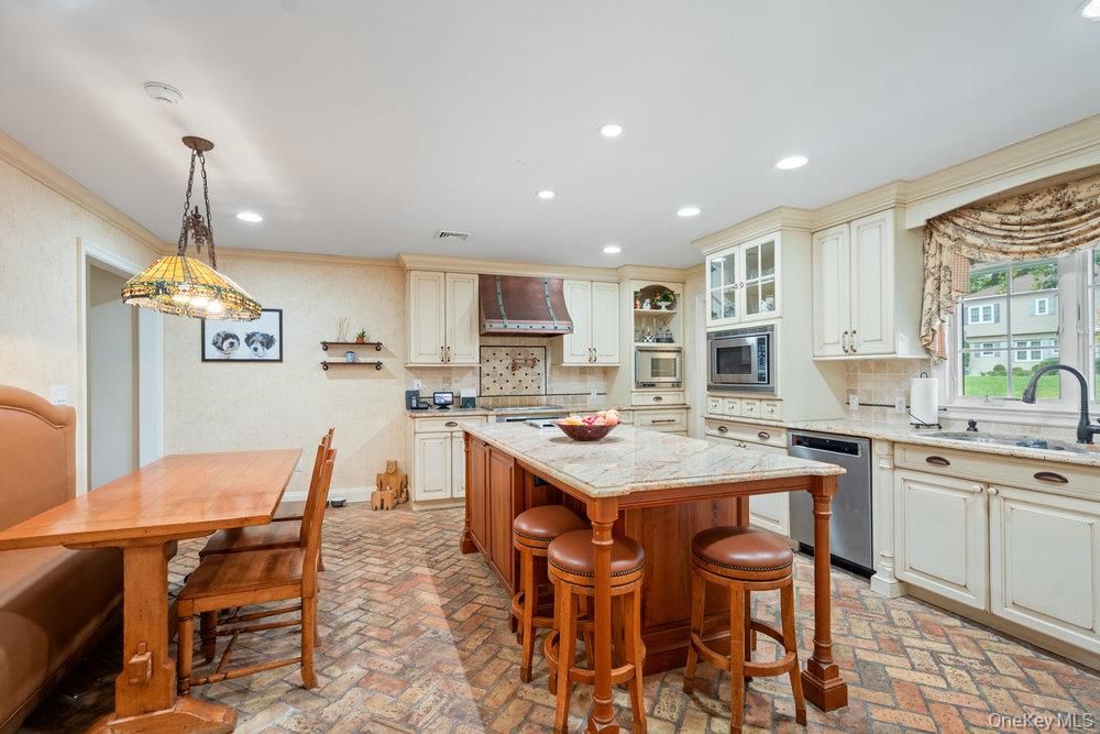 Interior, Kitchen, Pendant Lights, Recessed Lighting, Stainless Steel Appliances