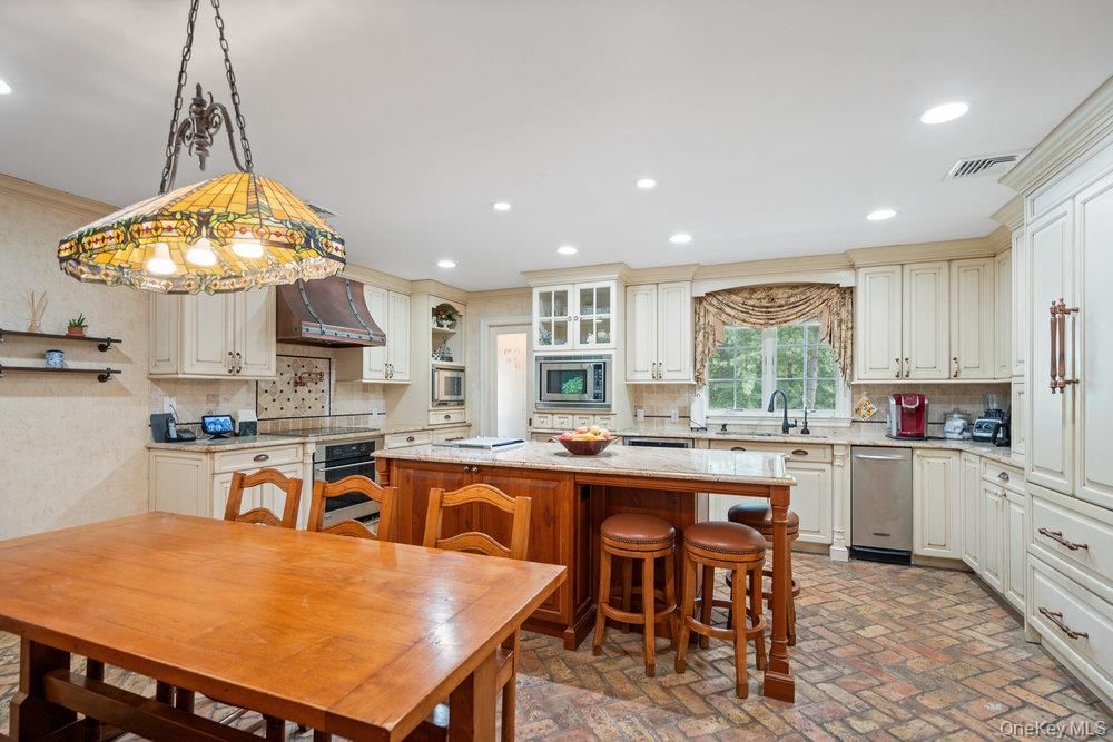 Interior, Kitchen, Pendant Lights, Recessed Lighting, Stainless Steel Appliances