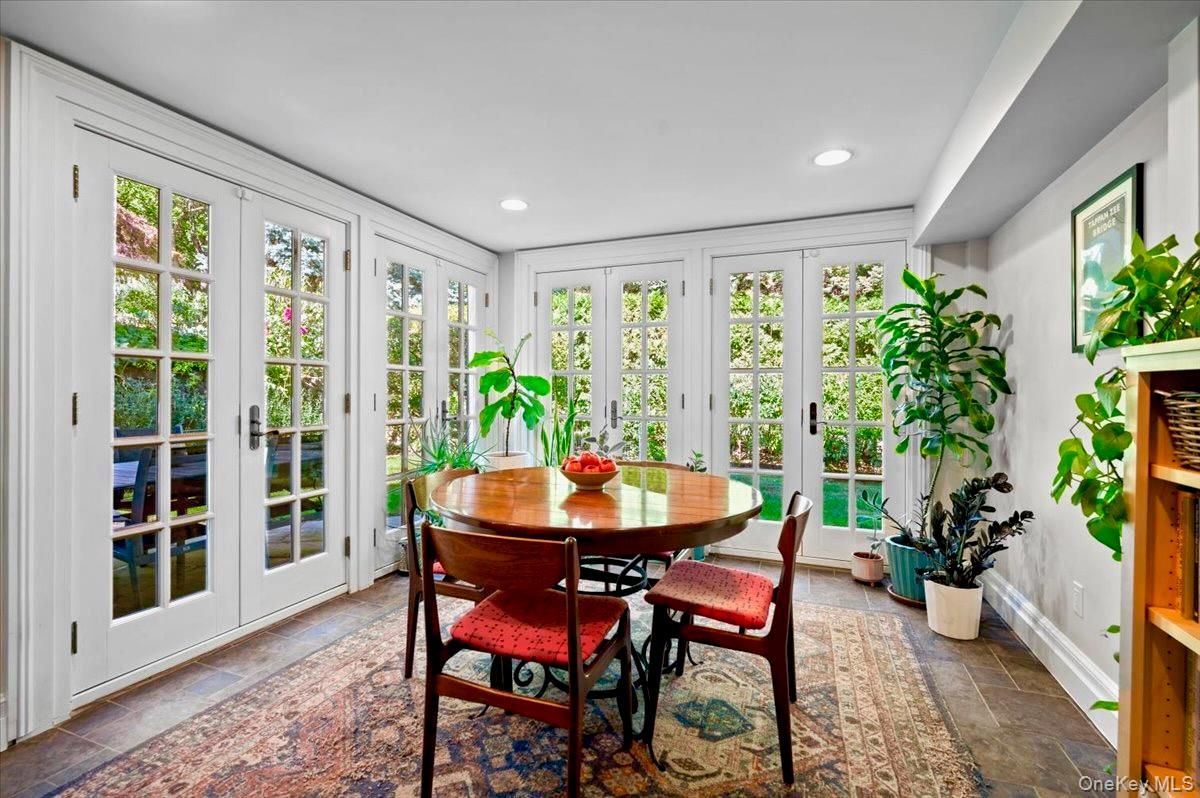 Dining room, Interior, Recessed Lighting, Sun Room