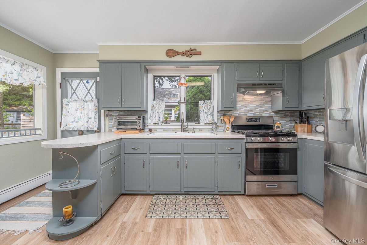 Interior, Kitchen, Stainless Steel Appliances, Wood Texture Flooring