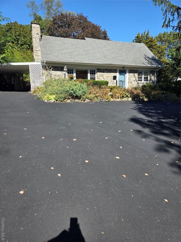 Exterior, Facade, Cape Cod