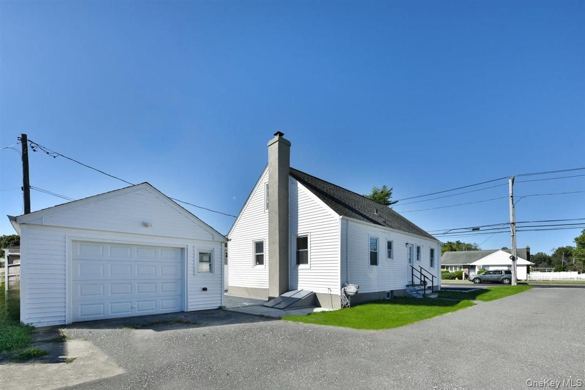 Detached Garage, Exterior