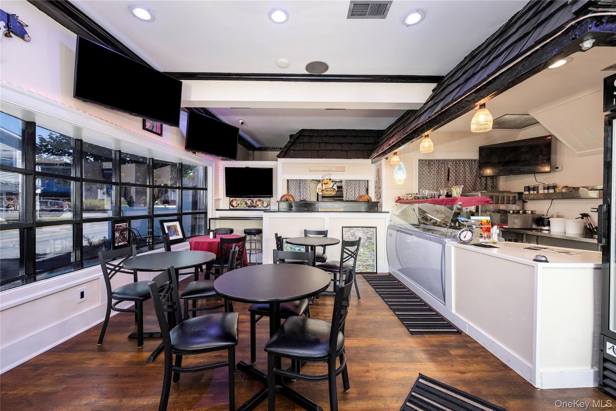 Dining room, Interior, Pendant Lights, Recessed Lighting, Wood Texture Flooring