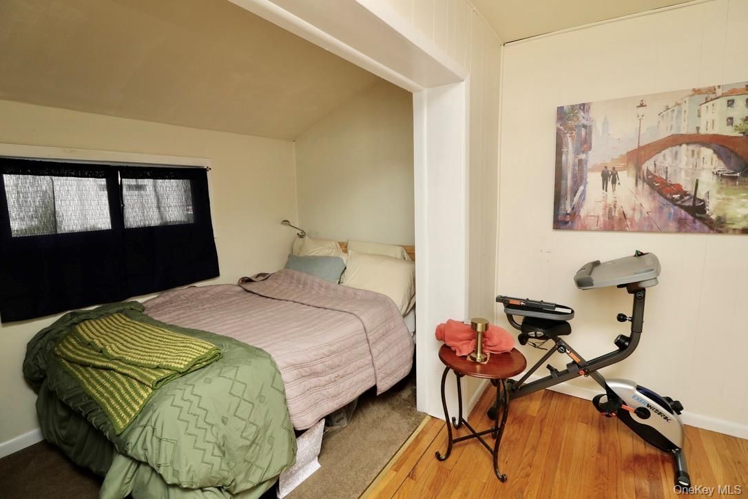 Bedroom, Fitness Equipment, Interior, Wood Texture Flooring