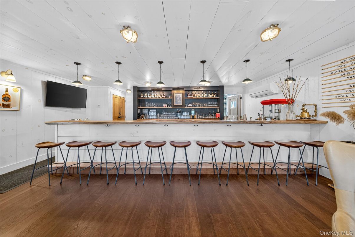 Interior, Pendant Lights, Wood Texture Flooring