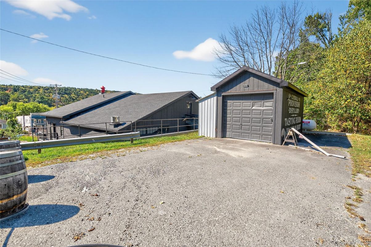 Backyard, Detached Garage, Exterior