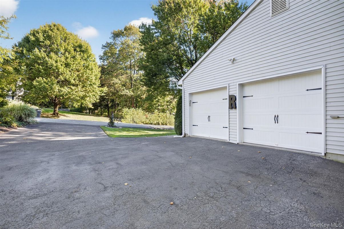 Detached Garage, Exterior
