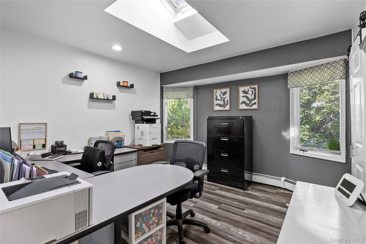 Home Office, Interior, Recessed Lighting, Wood Texture Flooring