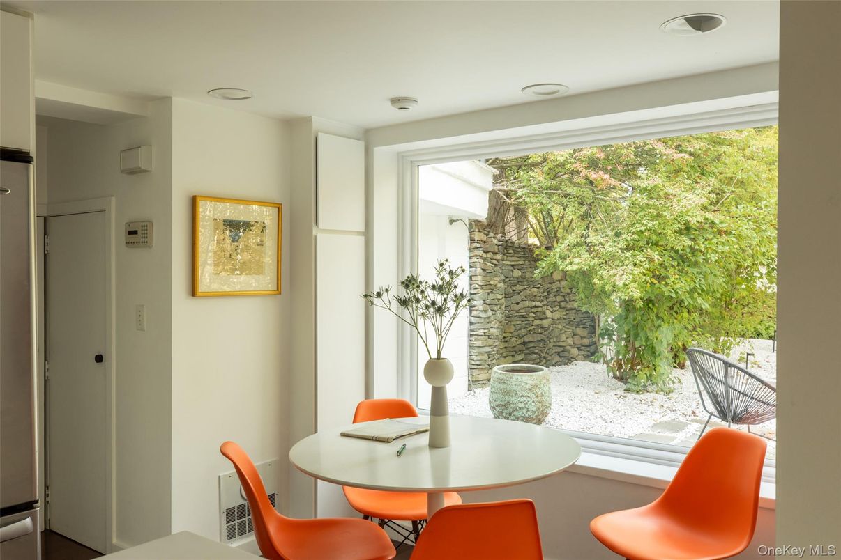 Dining room, Interior, Recessed Lighting