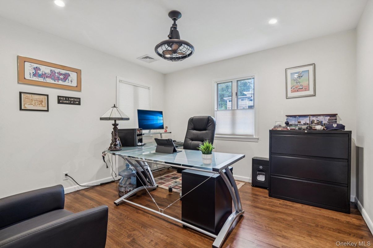 Home Office, Interior, Recessed Lighting, Wood Texture Flooring