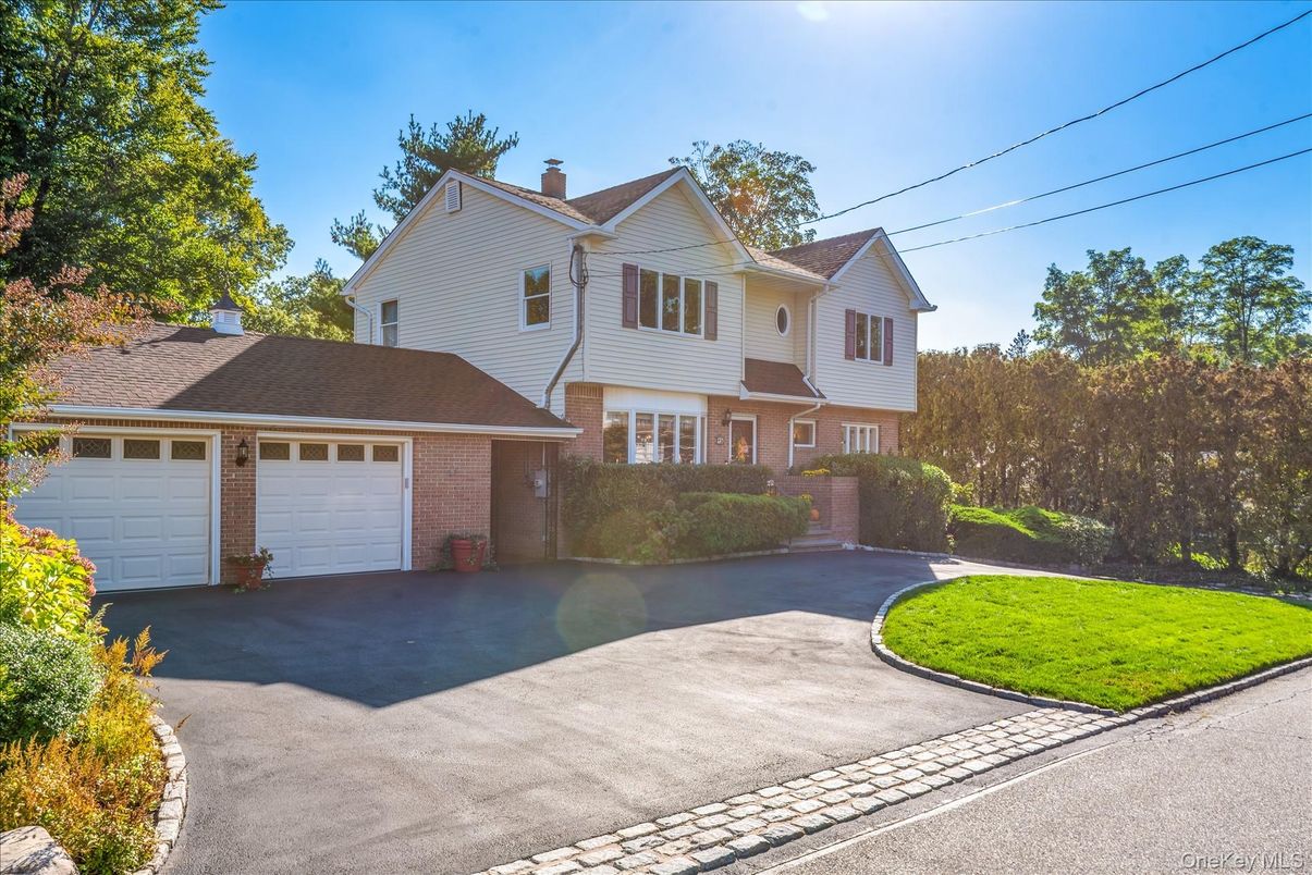 Attached, Exterior, Facade, Brick Facade, Farmhouse