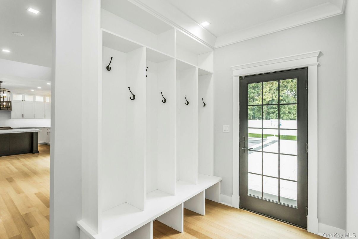 Interior, Pendant Lights, Recessed Lighting, Wood Texture Flooring