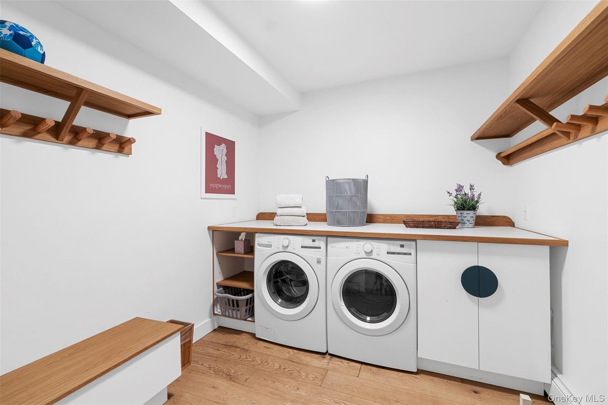Interior, Washer, Wood Texture Flooring