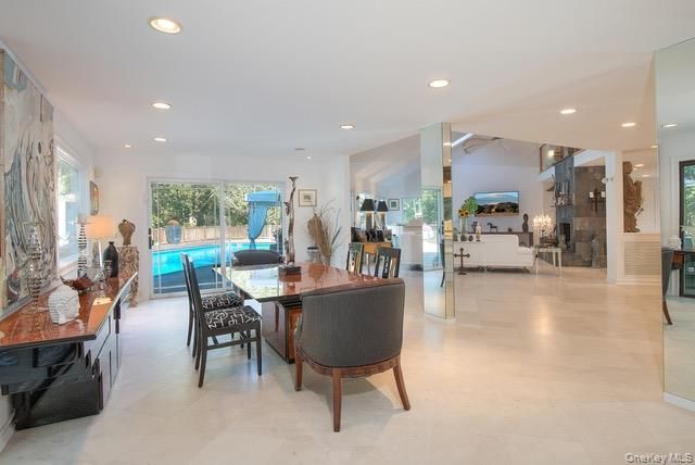 Dining room, Interior, Recessed Lighting