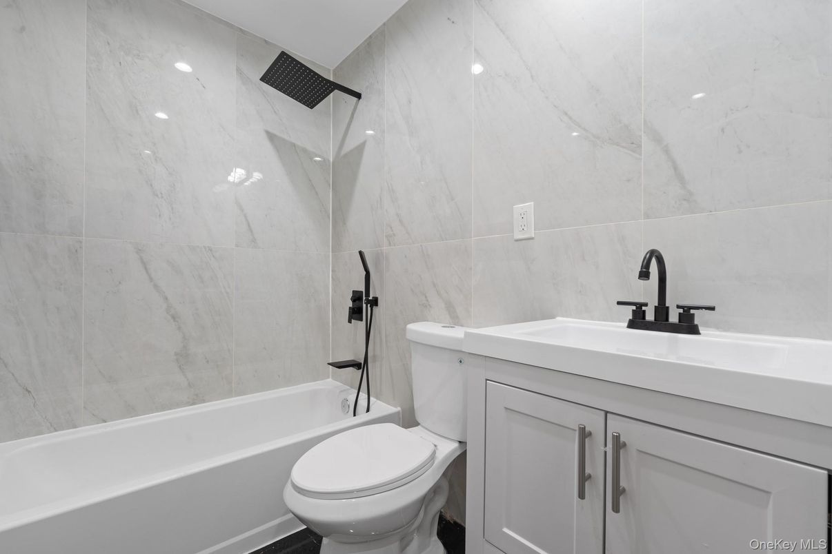 Bathroom, Interior, Marble Walls, Recessed Lighting