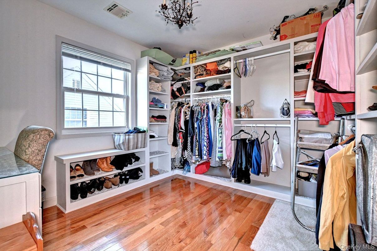 Interior, Walk-in Closets, Wood Texture Flooring
