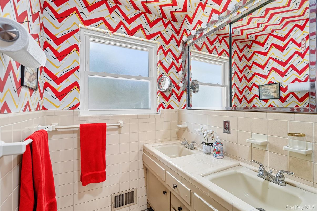 Bathroom, Interior, Tile Countertops