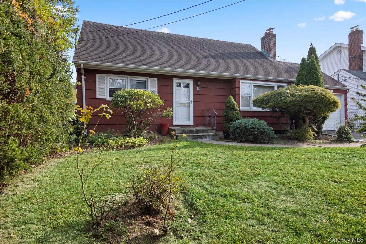 Backyard, Exterior, Facade, Cape Cod