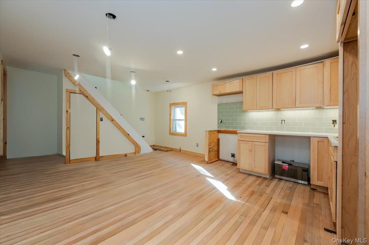 Empty room, Interior, Pendant Lights, Recessed Lighting, Wood Texture Flooring