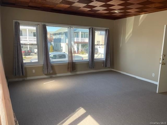Empty room, Interior, Wooden Ceilings