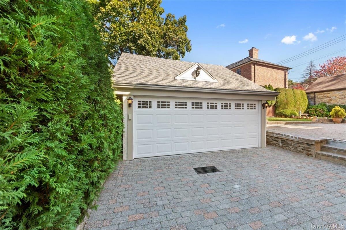 Detached Garage, Exterior