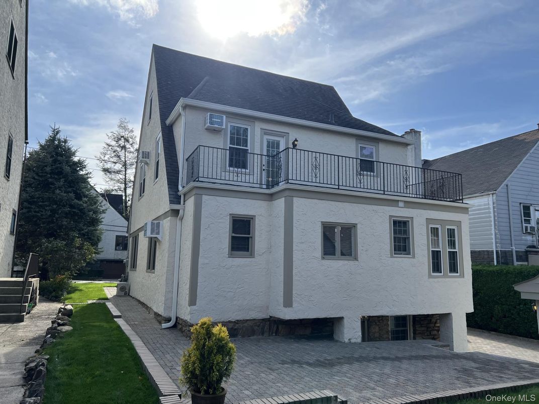 Exterior, Facade, French Provincial