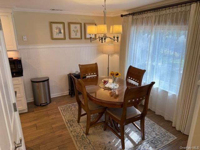 Chandelier, Dining room, Interior, Wood Texture Flooring