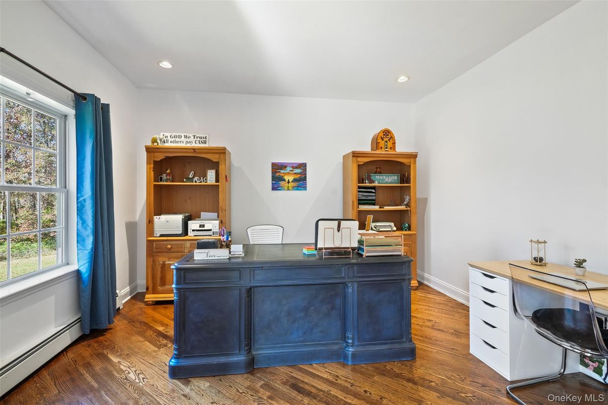 Home Office, Interior, Recessed Lighting, Wood Texture Flooring