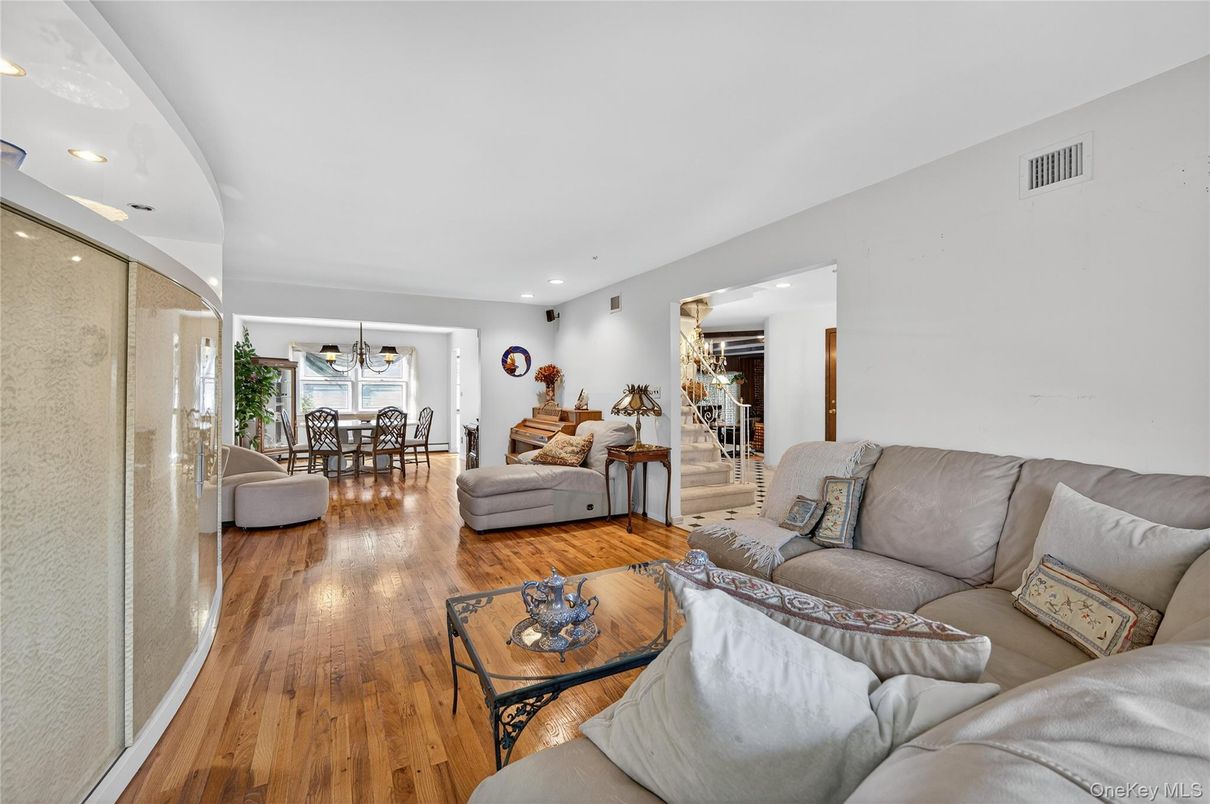 Dining room, Interior, Living room, Recessed Lighting, Wood Texture Flooring